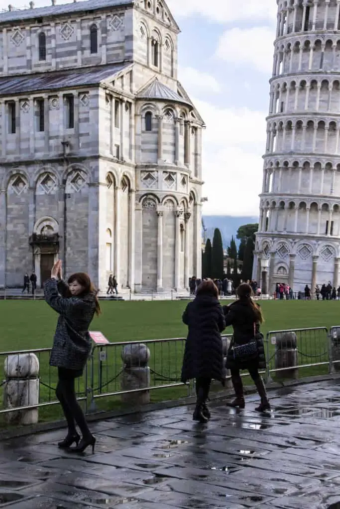 Pisa Crowds 1