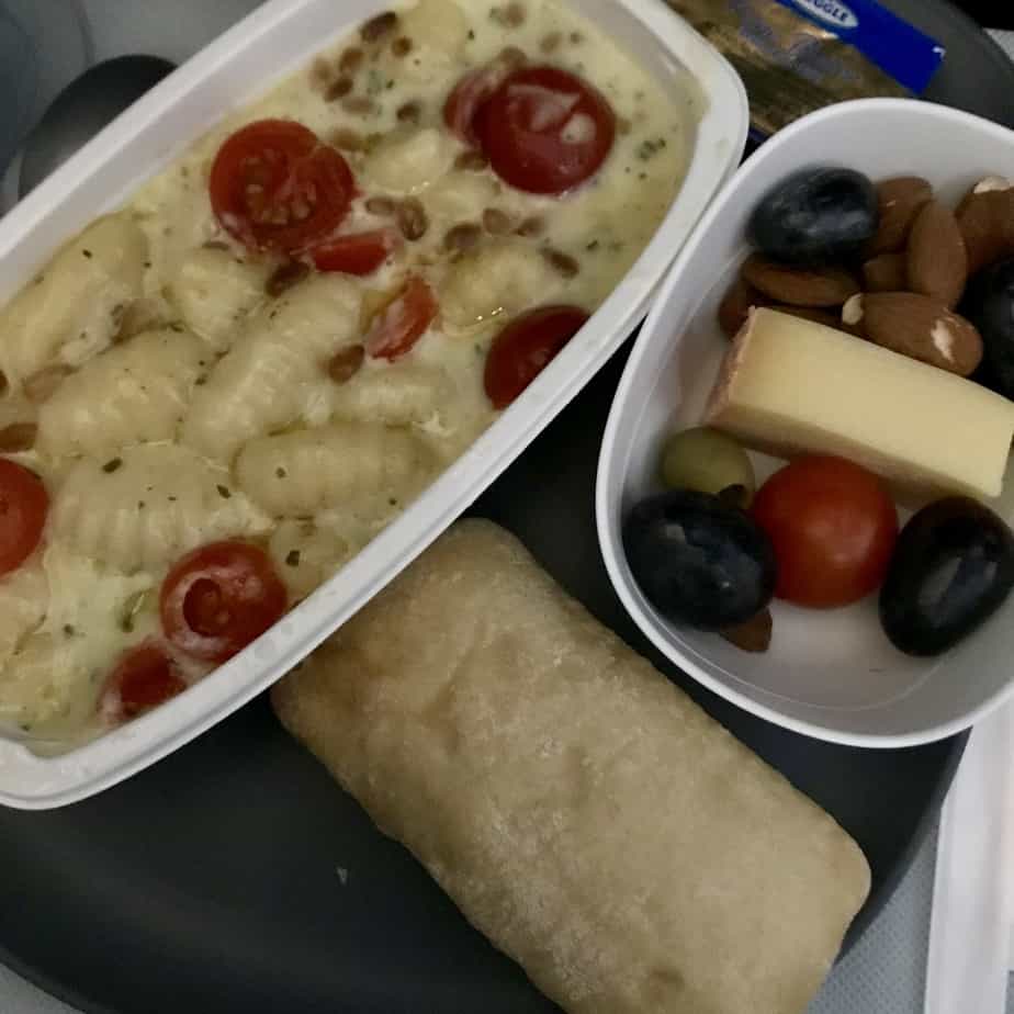 Delta International Economy Class: Main Meal