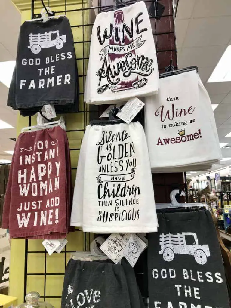 Best gifts to buy at Buc-ee's: Cute housewares and tea towels
