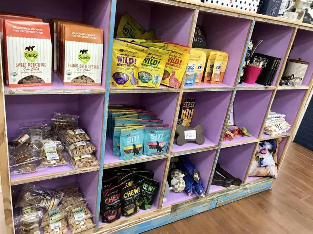 Best gifts to buy at Buc-ee's: Pet Supplies