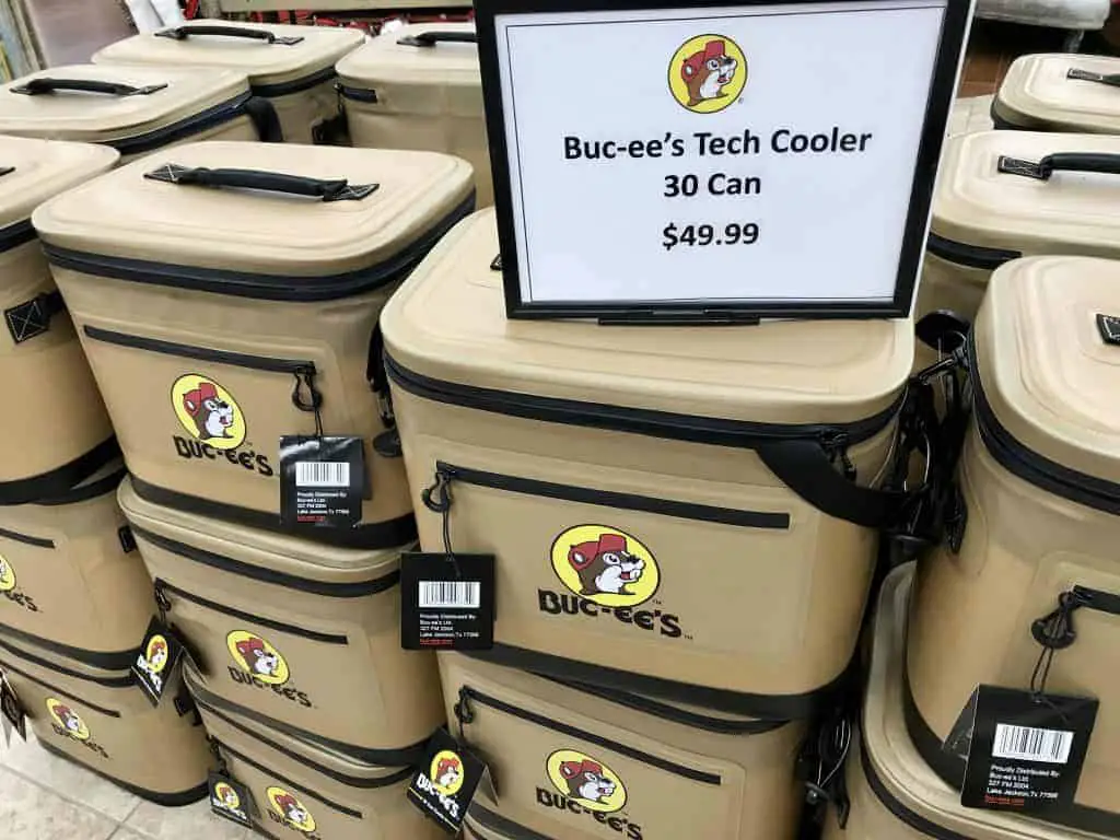 Best gifts to buy at Buc-ee's: Outdoor and hunting gear