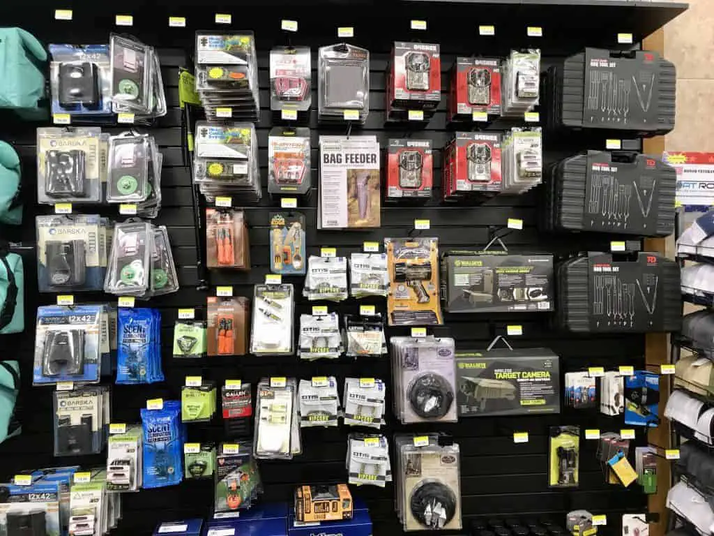 Best gifts to buy at Buc-ee's: Outdoor and hunting gear