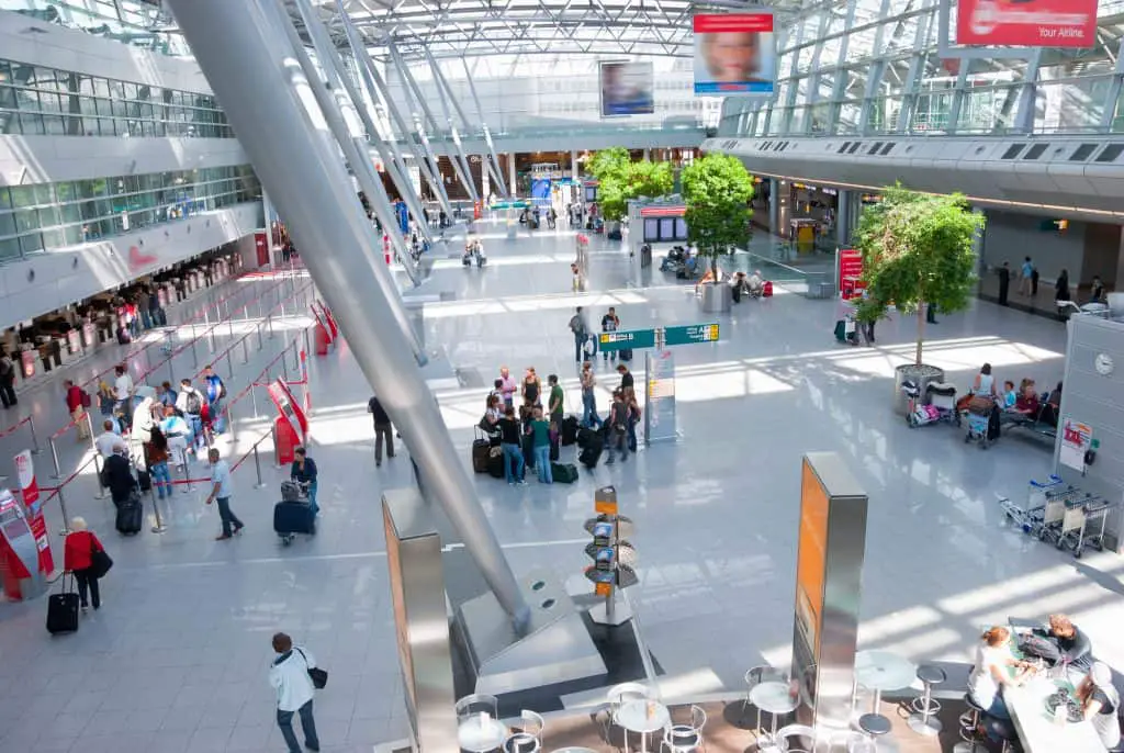 How do layovers work - an international airport terminal